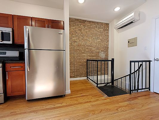 3rd image of 677 Lincoln Pl #1AA