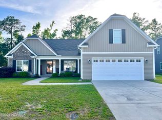 319 Crimson Dr, Winterville, NC 28590