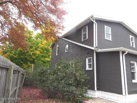 5th image of 423 W Orleans St