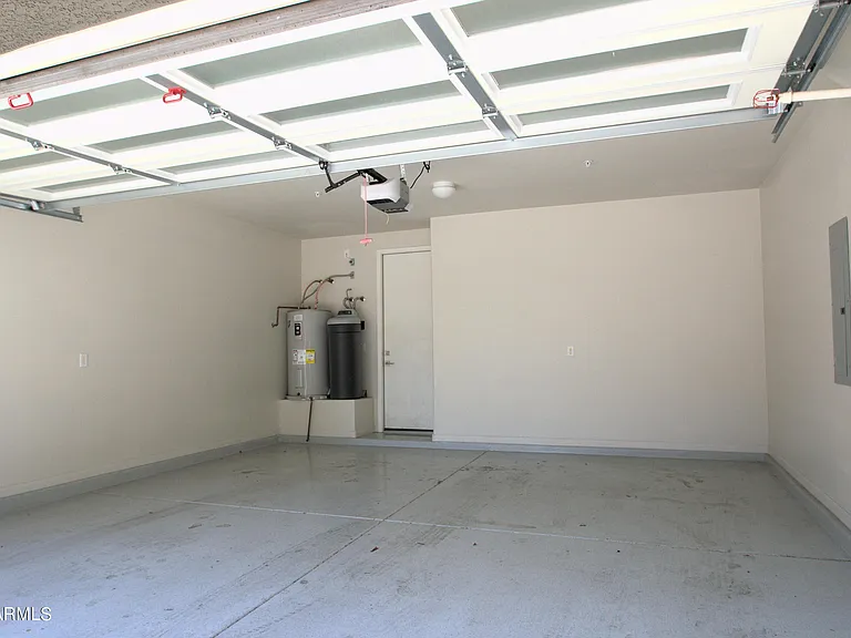2090 S Dorsey Ln #1046 — Photo 2