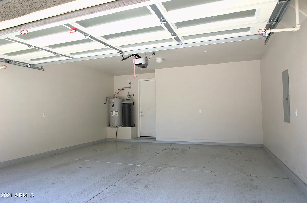 Building Photo - 2090 S Dorsey Ln #1046
