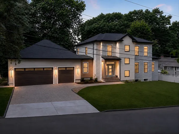 23 Lantern Ln, Arlington, MA 02474