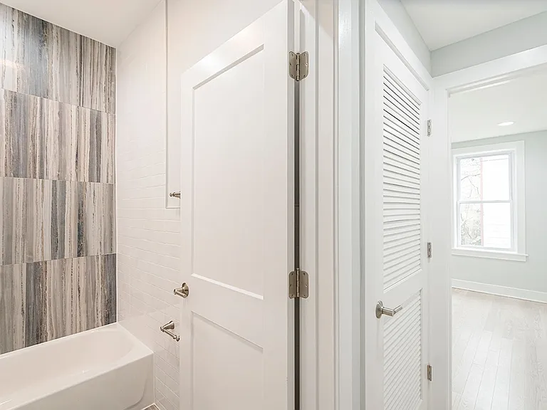 2808 W Oxford — Photo 10
