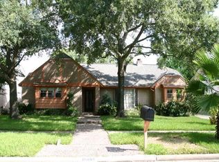 16407 Glenshannon Dr, Houston, TX 77059