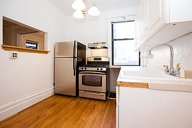 Rented by Barkoff Residential 