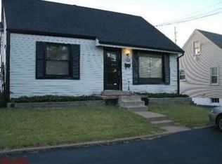1121 N Lafayette St, Florissant, MO 63031