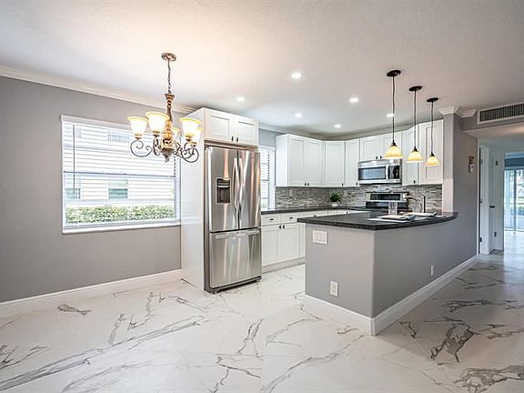 5th image of 244 Normandy Ln #F