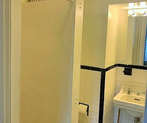 4th image of 2315 N Charles St APT 4B