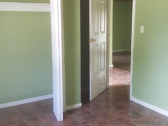 5th image of 446 Monterey Dr