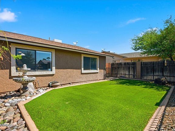 4th image of 686 W 22ND Avenue