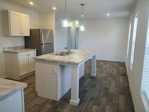 3rd image of 1601 E Jackson St Trlr 143