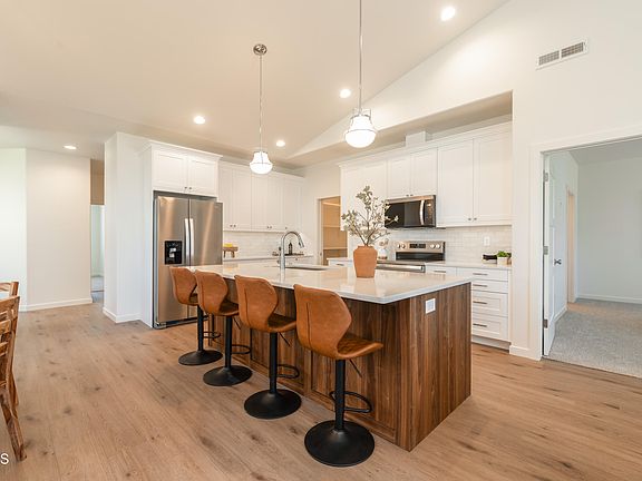 5th image of 4118 Platinum St