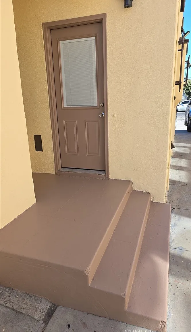 4 bed, 1430 sqft, $3,699 — Photo 3