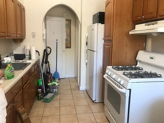 4th image of 28-07 Newtown Ave #2
