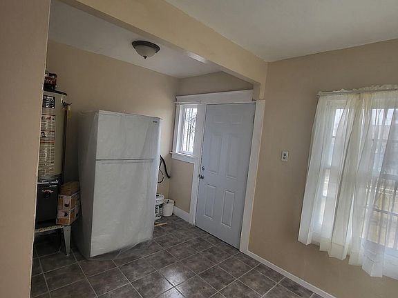 4th image of 4271 Wightman St