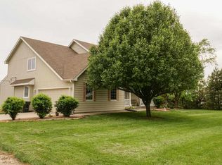 6137 SE 69th St, Berryton, KS 66409