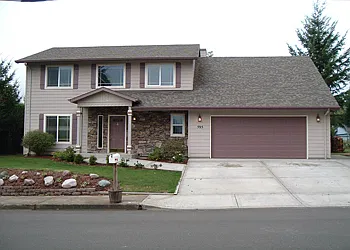 595 SW Fleishauer Ln