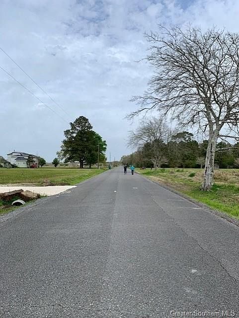 2nd image of A Derouen Rd