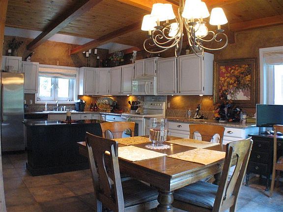 5th image of 934 Kerns Dr