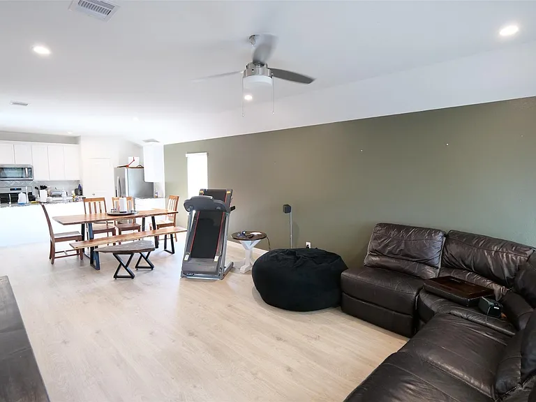 1303 Lucciola Ln — Photo 16