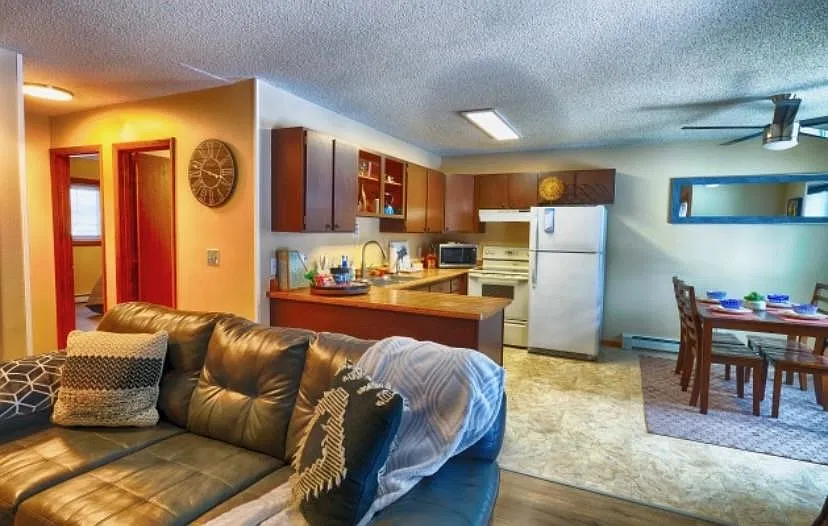 2 bed, $1,650 — Photo 4