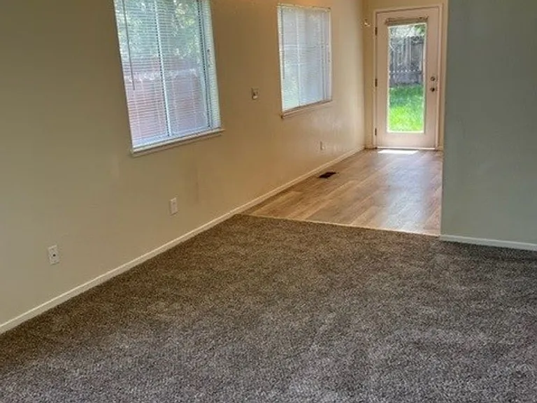 7635 Devonshire Ln — Photo 3