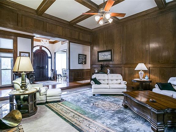 4th image of 2101 McDaniel Cir