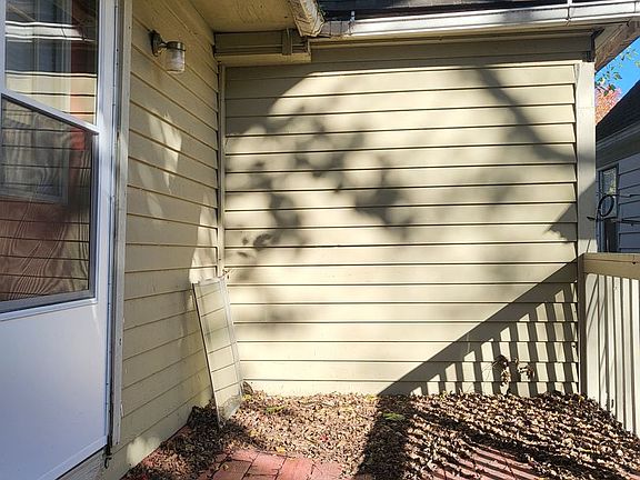 2nd image of 315 W Cross St APT 4