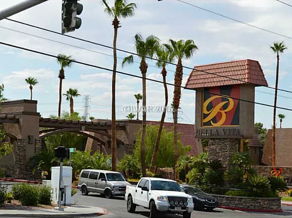 5116 River Glen Dr Unit 221, Spring Valley, NV 89103