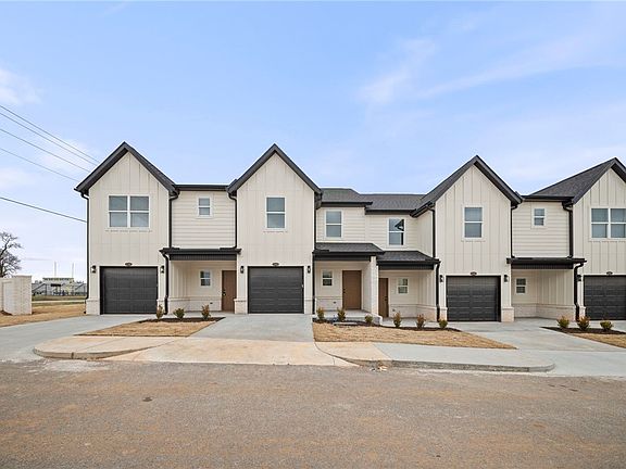 2nd image of 1701 Cuppett Cir