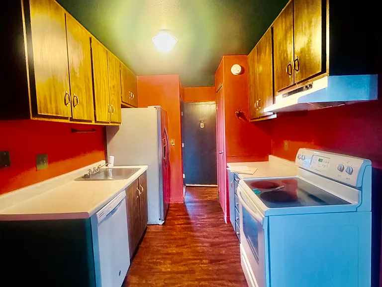 4600 Neil Rd #48 — Photo 7