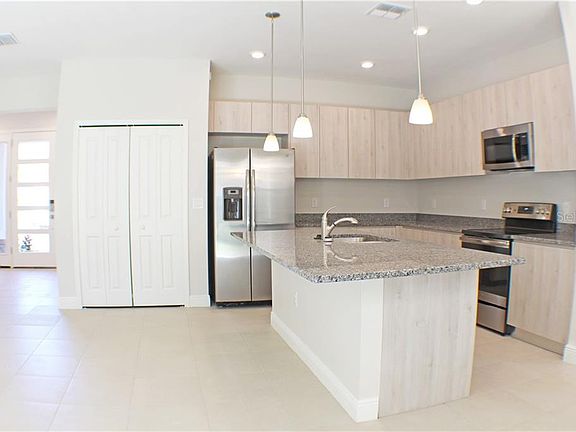 5th image of 3733 Renick Ln