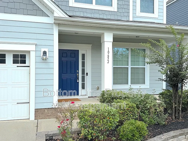 4 bed, 3.0 bath, 2921 sqft, $2,895 — Photo 2
