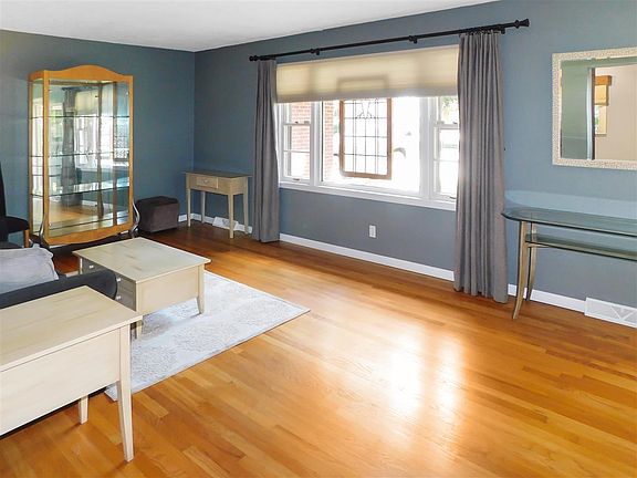 5th image of 1822 Hollyhock Dr