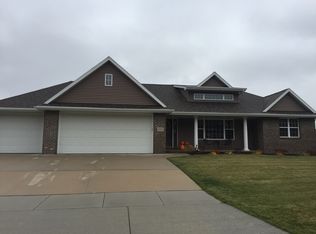 1020 Albert Dr, Manitowoc, WI 54220
