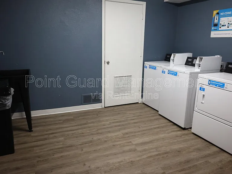 844 N Waco Ave — Photo 38