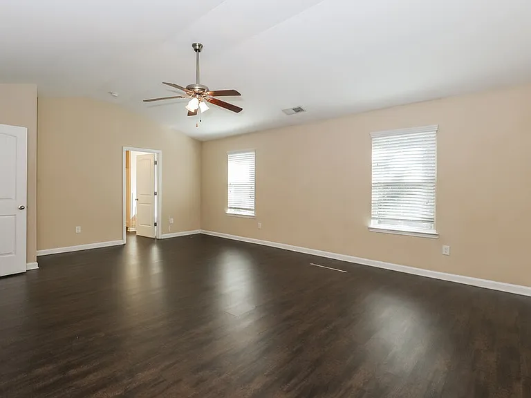705 Yukon Way — Photo 11
