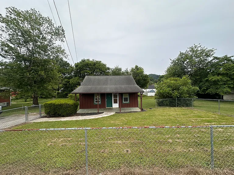 505 Glendale Ave — Photo 1