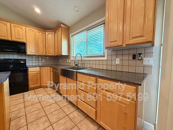 2nd image of 961 E Golden Pheasant Dr