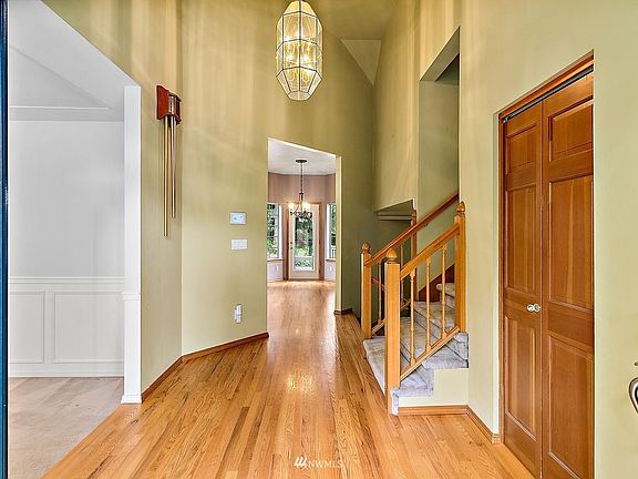5th image of 16423 90th Avenue Ct E