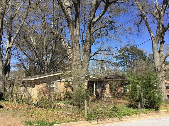 3rd image of 2308 Suanne Dr