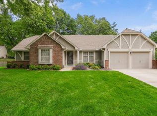 12851 Pembroke Cir, Leawood, KS 66209