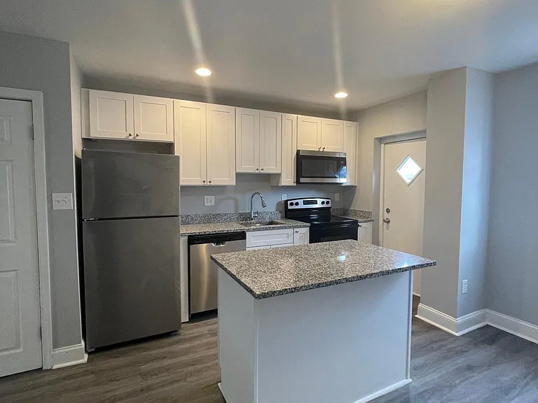 3607 W Lexington St — Photo 8