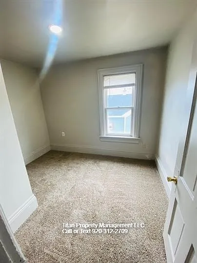 527 Merritt Ave #2 — Photo 6
