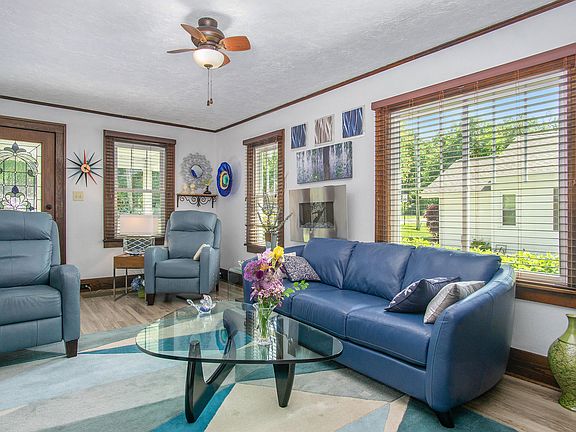 4th image of 839 Paw Paw Dr