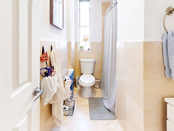 5th image of 163 E 92nd St APT 25