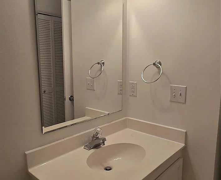 3001 Heathstead Pl #D — Photo 15