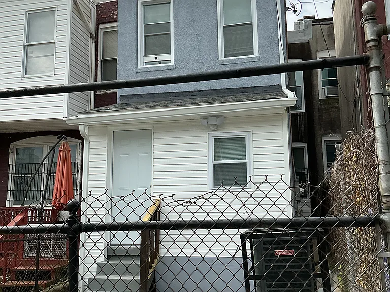 2519 W Fairmount Ave — Photo 32