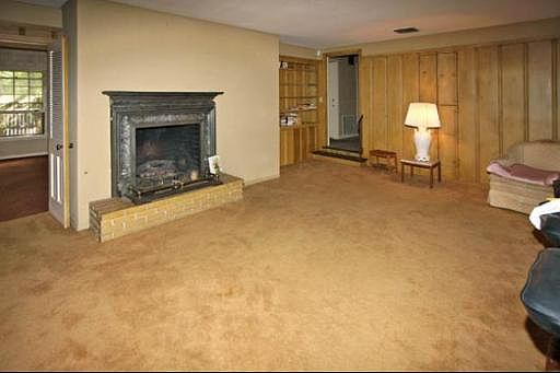 3rd image of 423 ARGYLE WAY