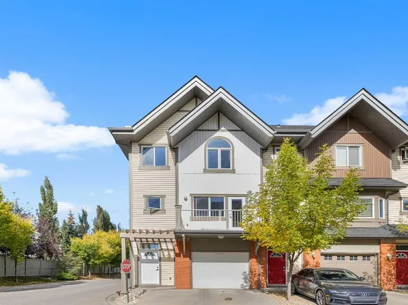 1010 Wentworth Vlg SW, Calgary, AB T3H 0K7